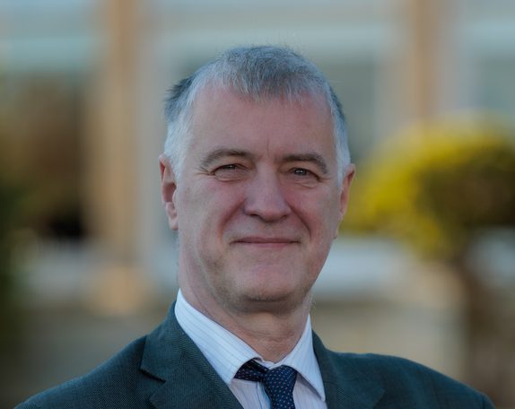 Head and shoulders photo of Colin Dowsett
