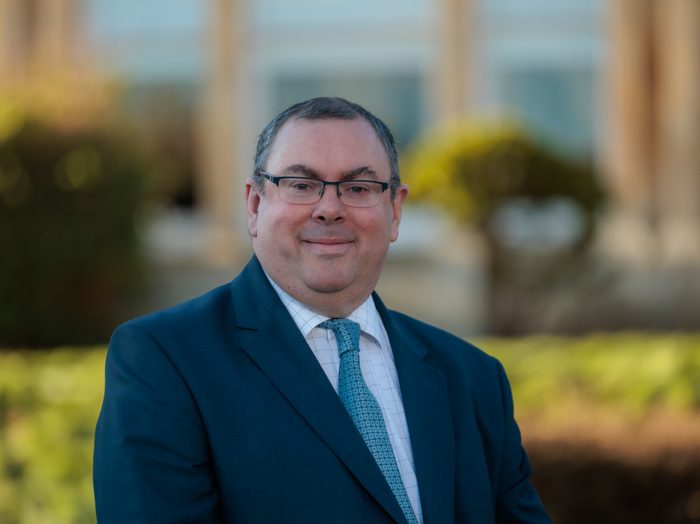 Head and shoulders photograph pf Darren Mernagh